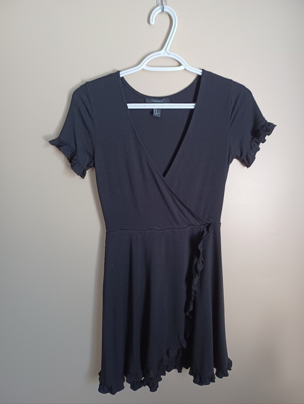 Women's Size Medium Forever 21 Black Long Comfy Short Sleeve Shirt Top